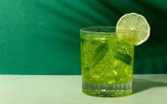 Green apple mojitos